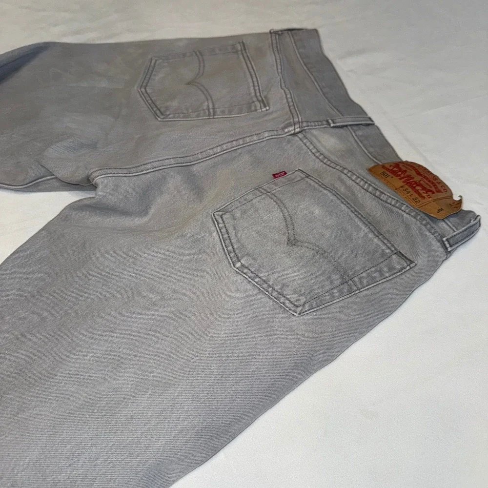 Levi's 501 Gray Denim Jeans Button Fly Straight Leg Mens 34x32‎ (Actual 34x28)